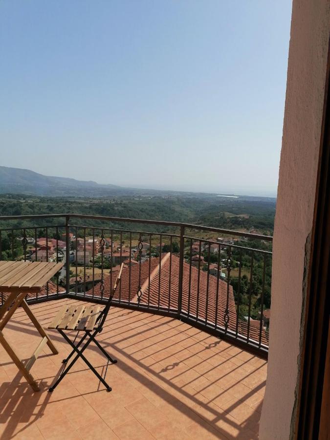Bed and Breakfast La Rocca Dei Borboni Santa Domenica Talao Exteriér fotografie